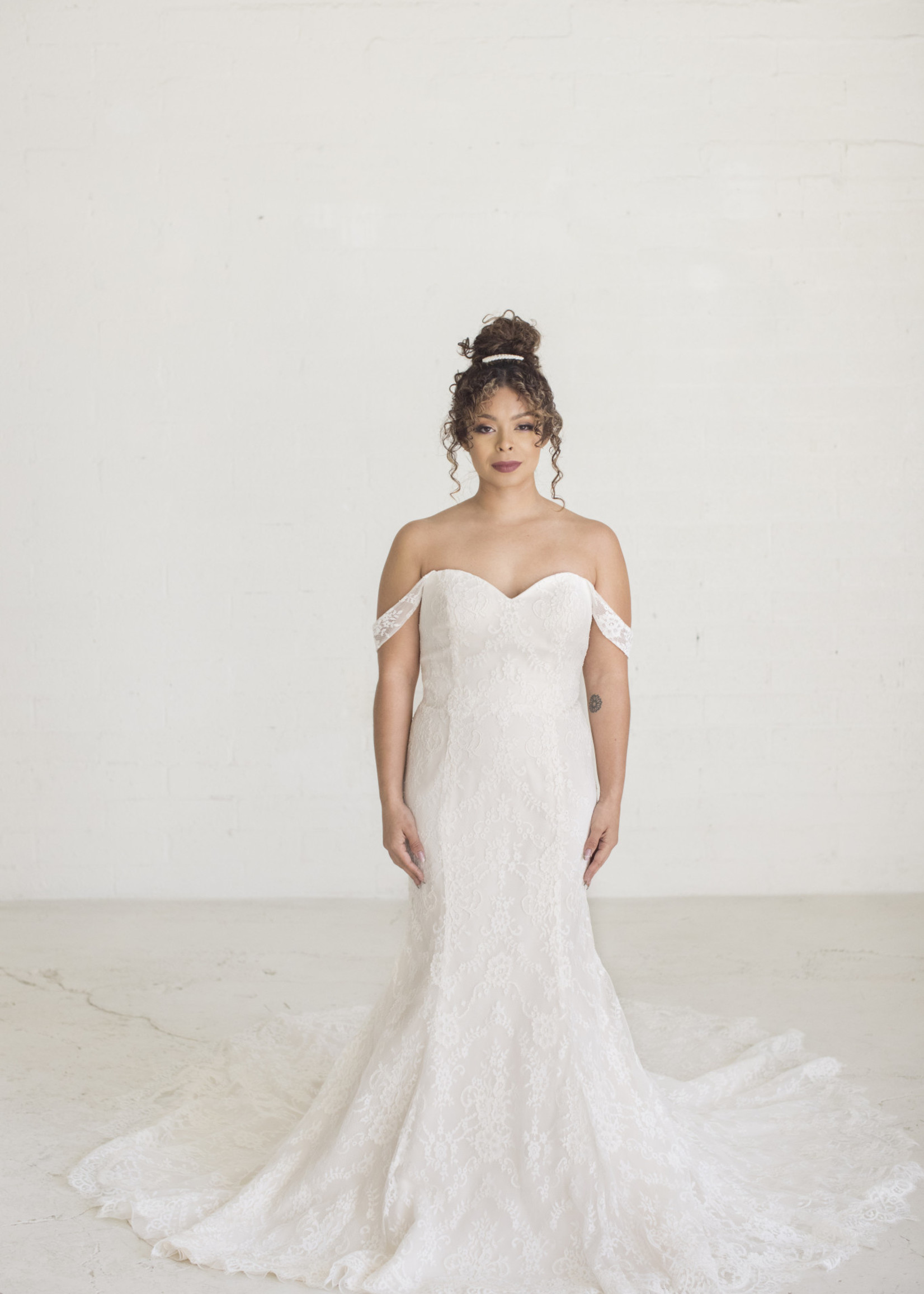 Everly Bridals Style 1906