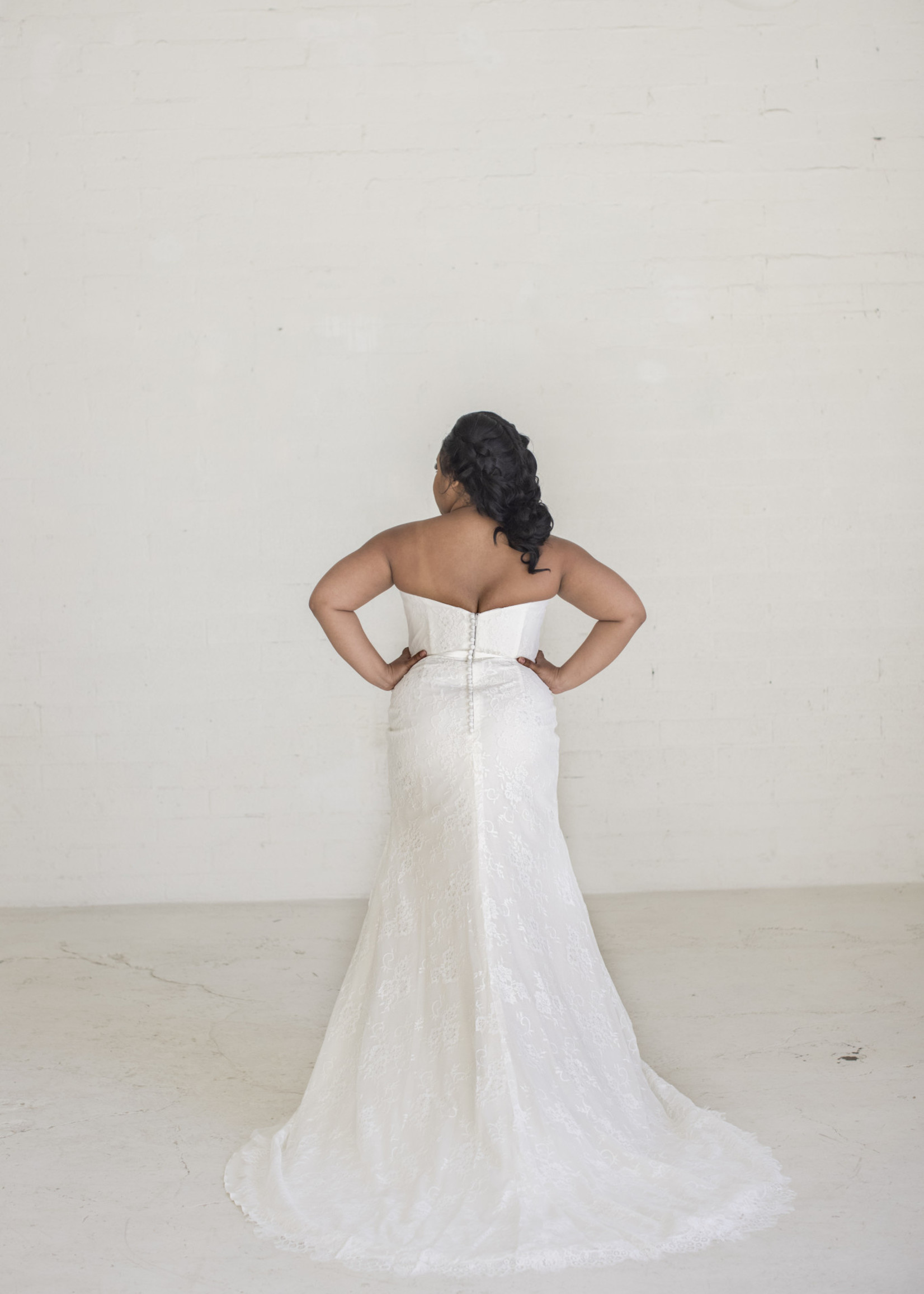 Everly Bridals Style 1909