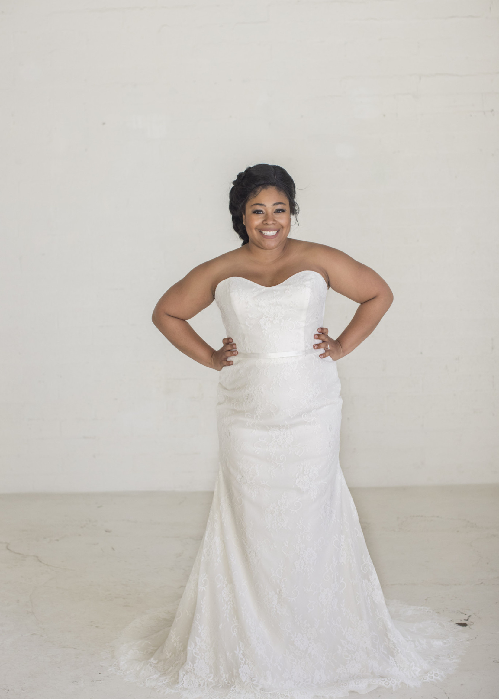 Everly Bridals Style 1909