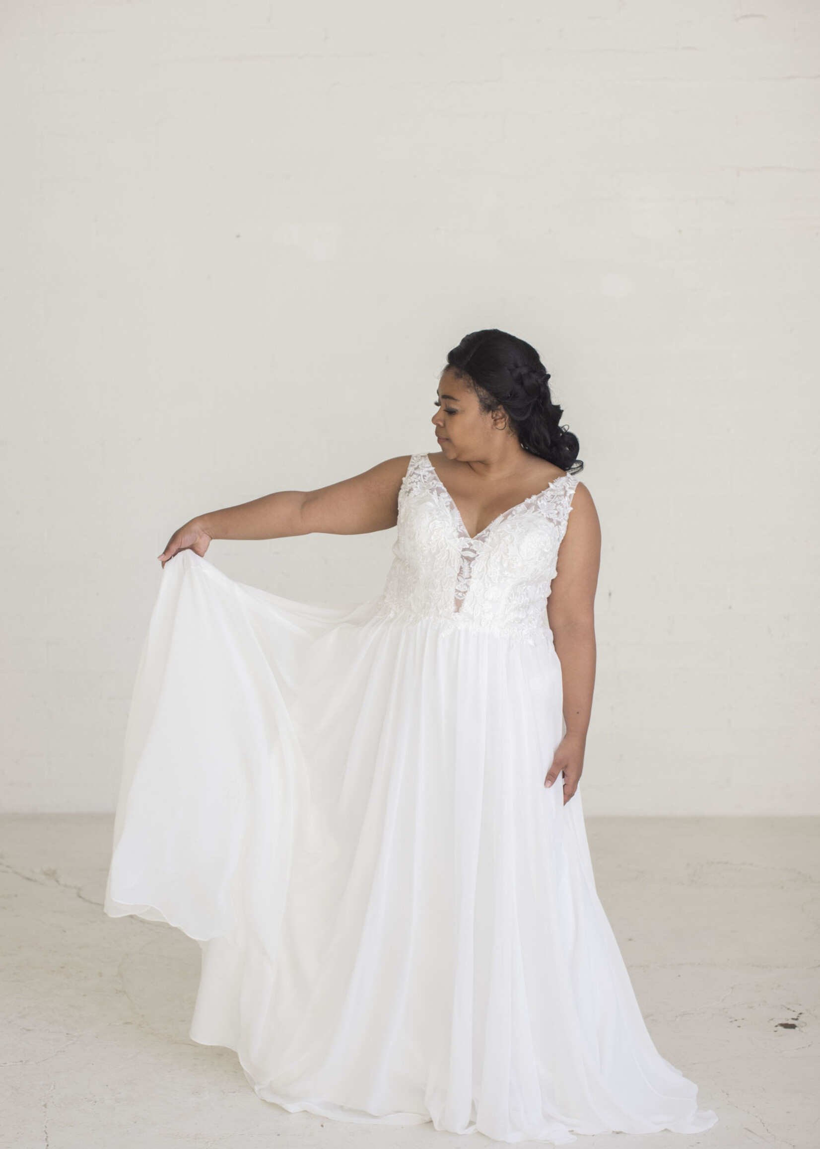 Everly Bridals Style 2002