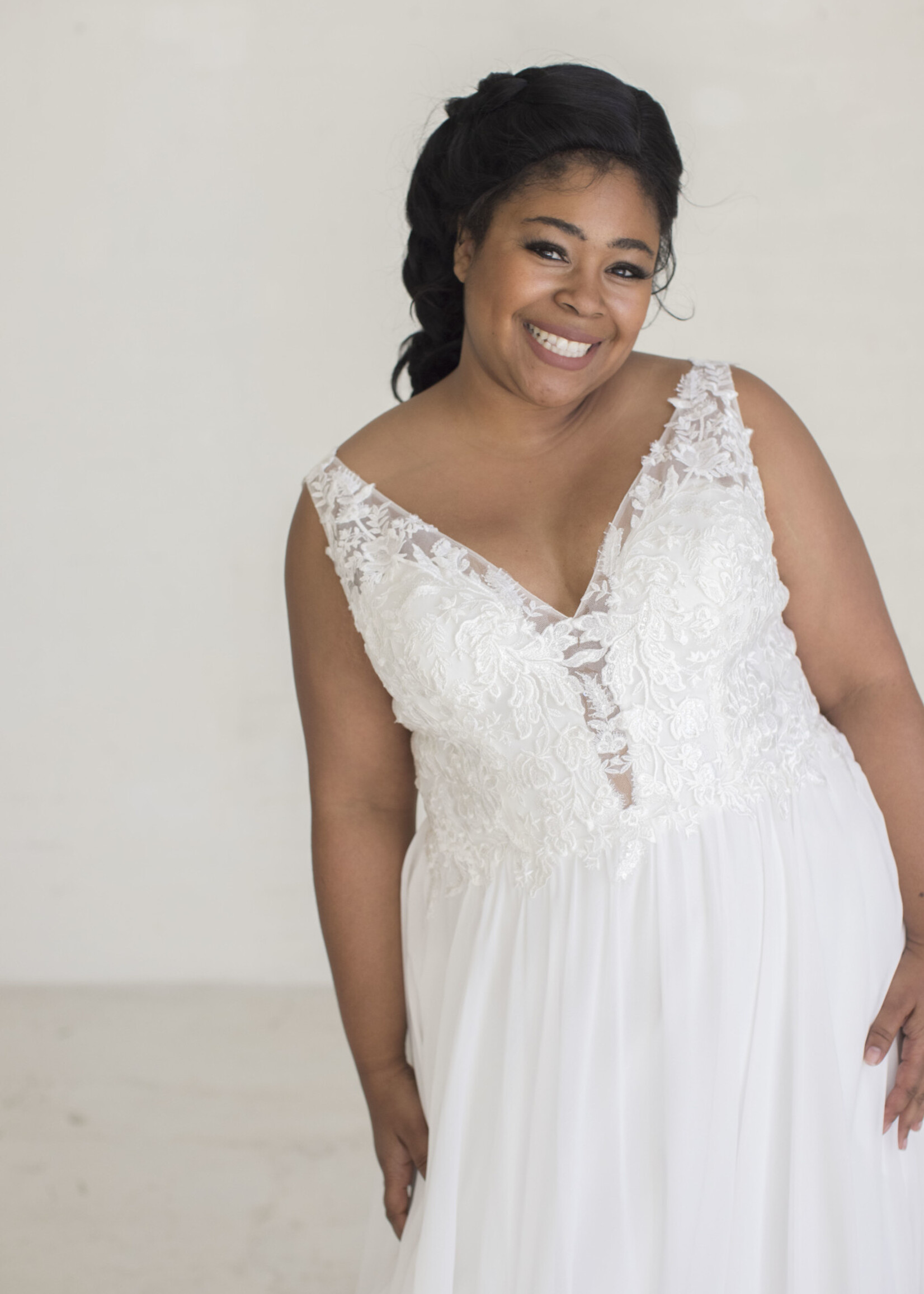 Everly Bridals Style 2002