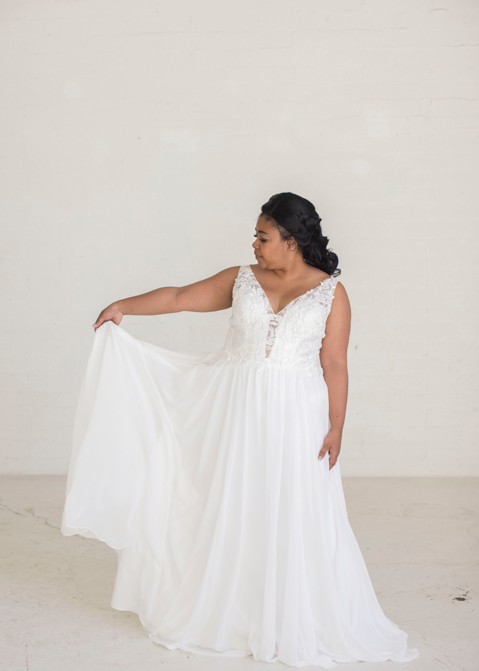 Everly Bridals Style 2002