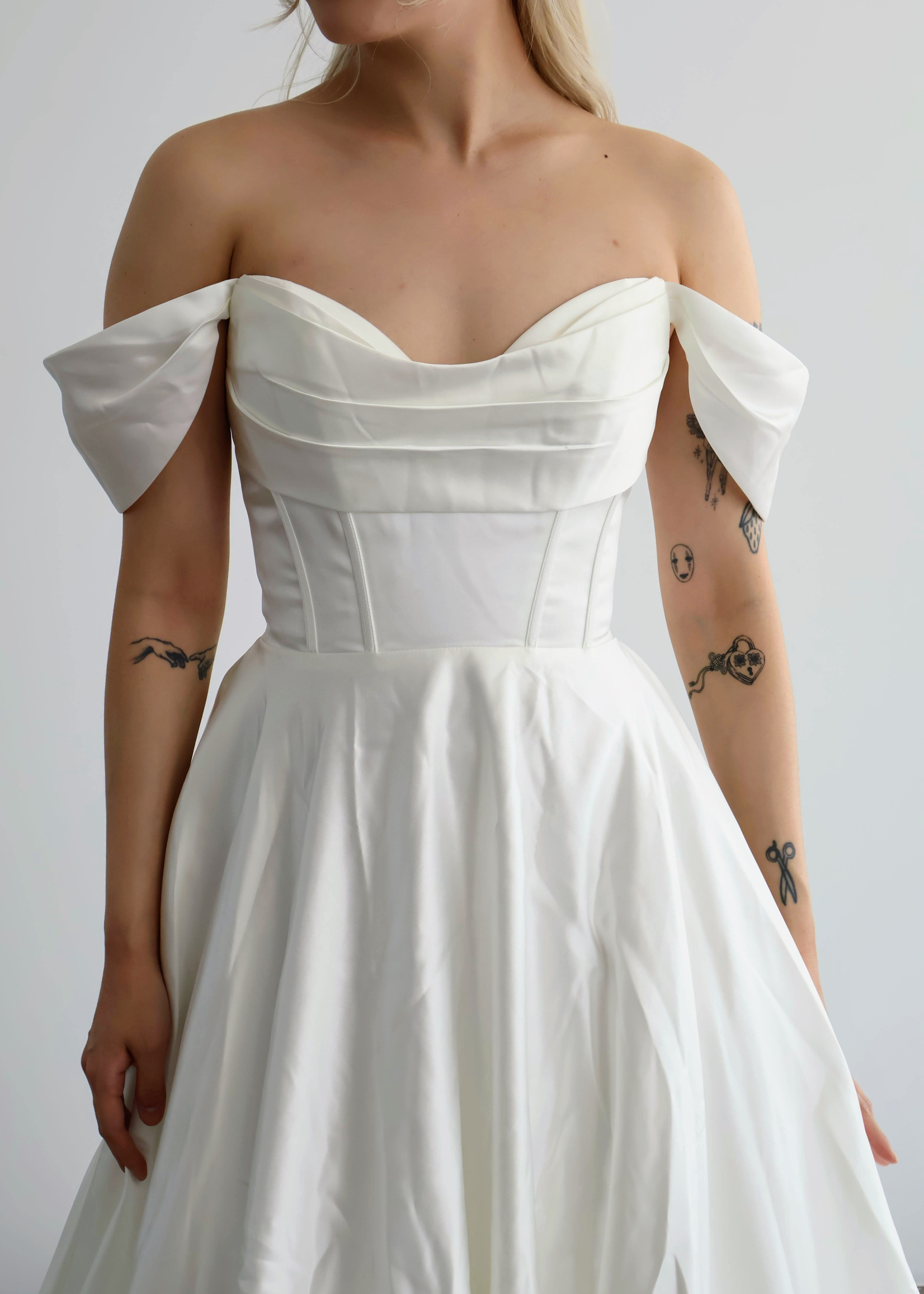 Everly Bridals Style 2551