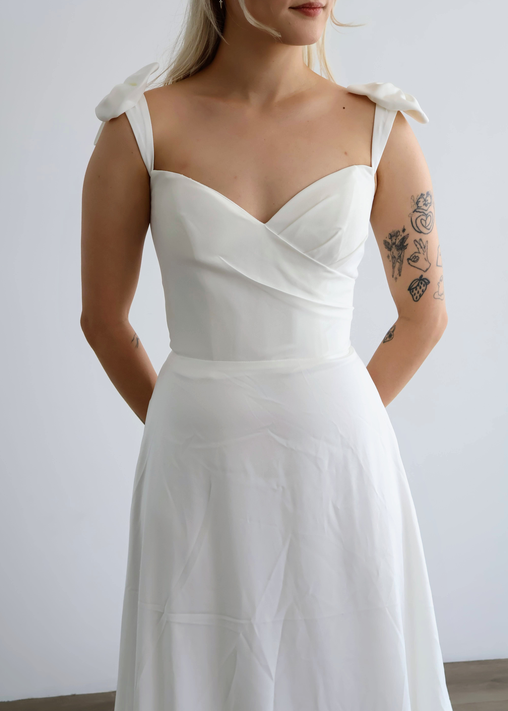 Everly Bridals Style 2552