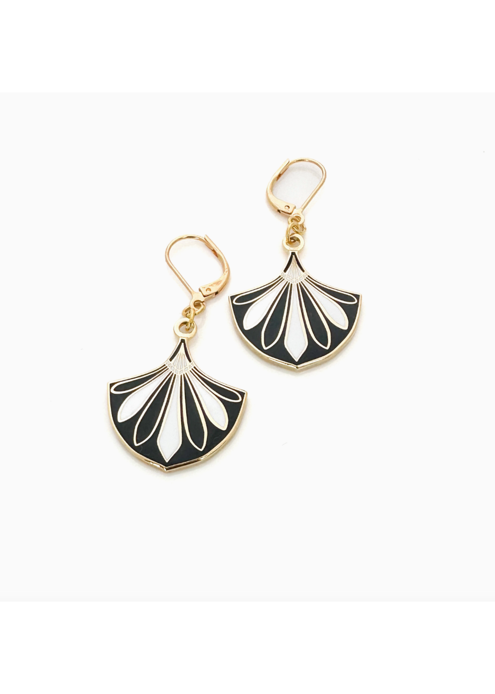 Kinzoku Art Deco Earrings Black and White