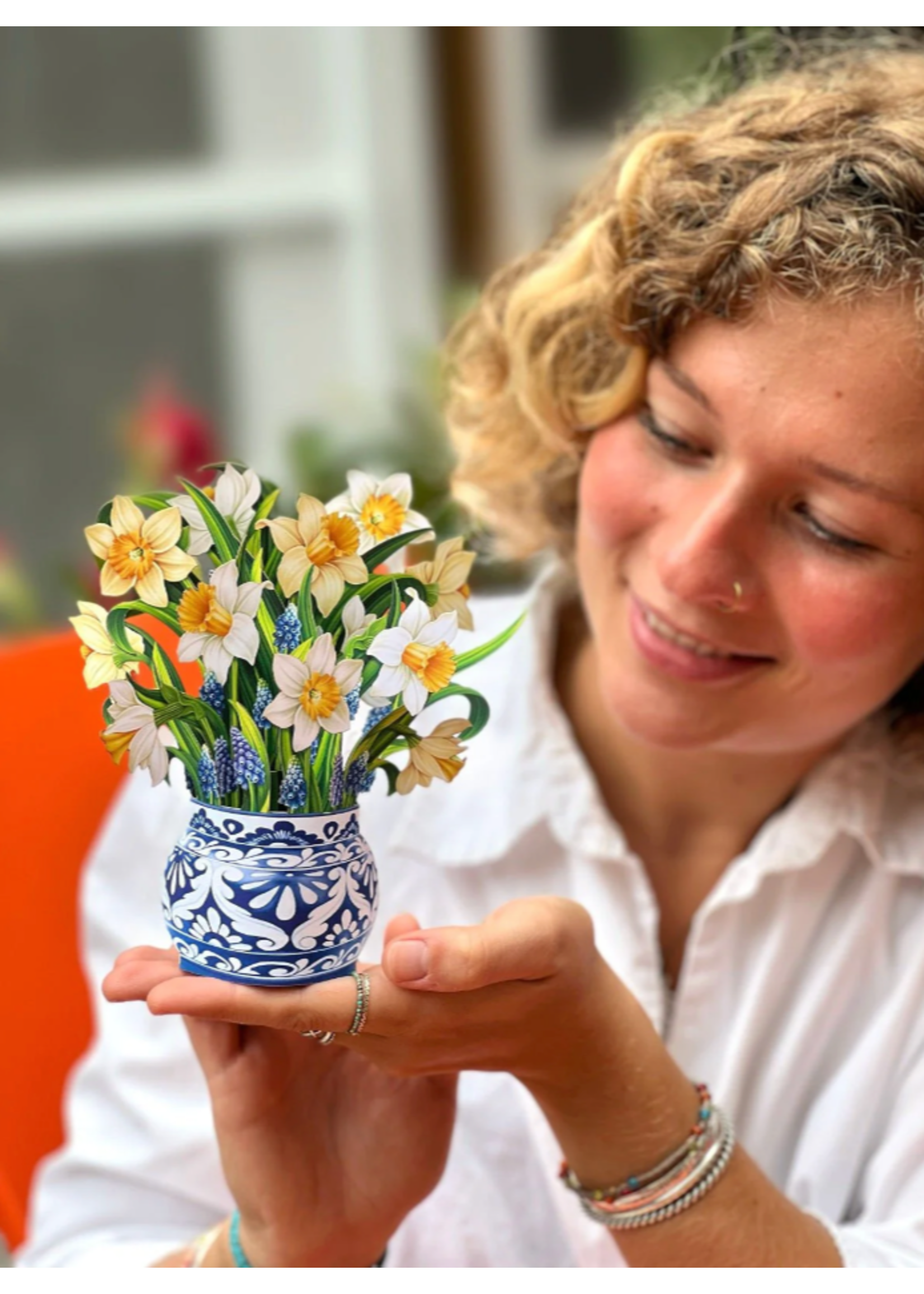 Fresh Cut Paper English Daffodils Mini Pop Up Flower Bouquet