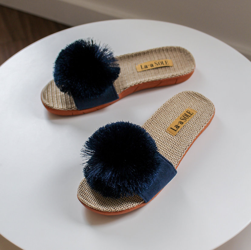 Pom pom store flip flop slippers