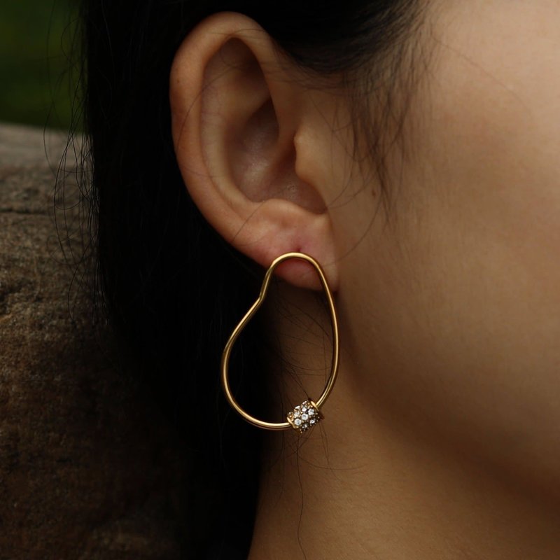 Hackney Nine Siman Earrings