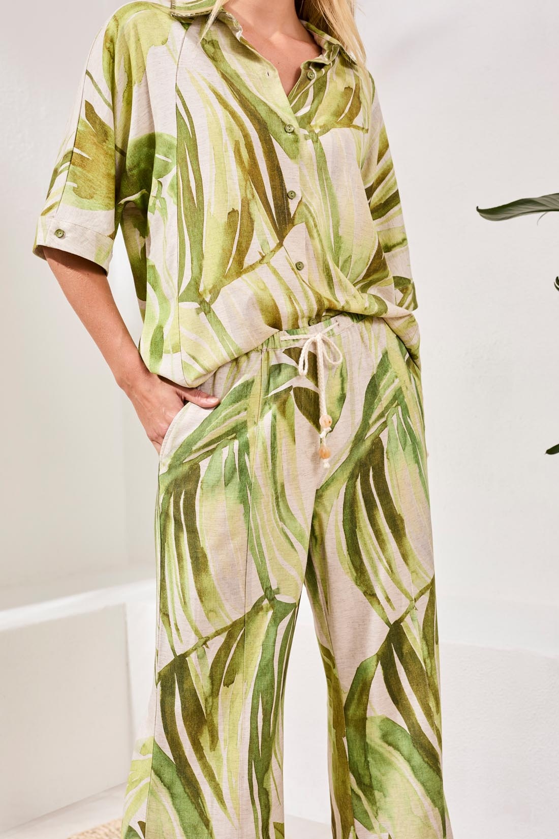 Tribal PULL ON ANKLE PANT W/ PIN TUCKS 3070O-SS26