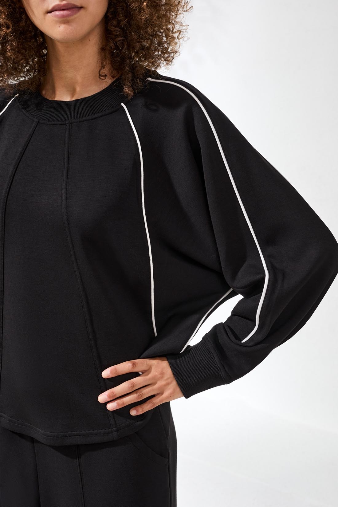 Tribal CREW NECK DOLMAN TOP W/PIPING 2452O-SS26