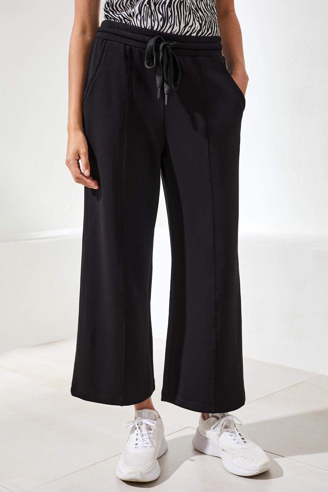 Tribal PULL ON CAPRI W/DRAWCORD 2447O-SS26