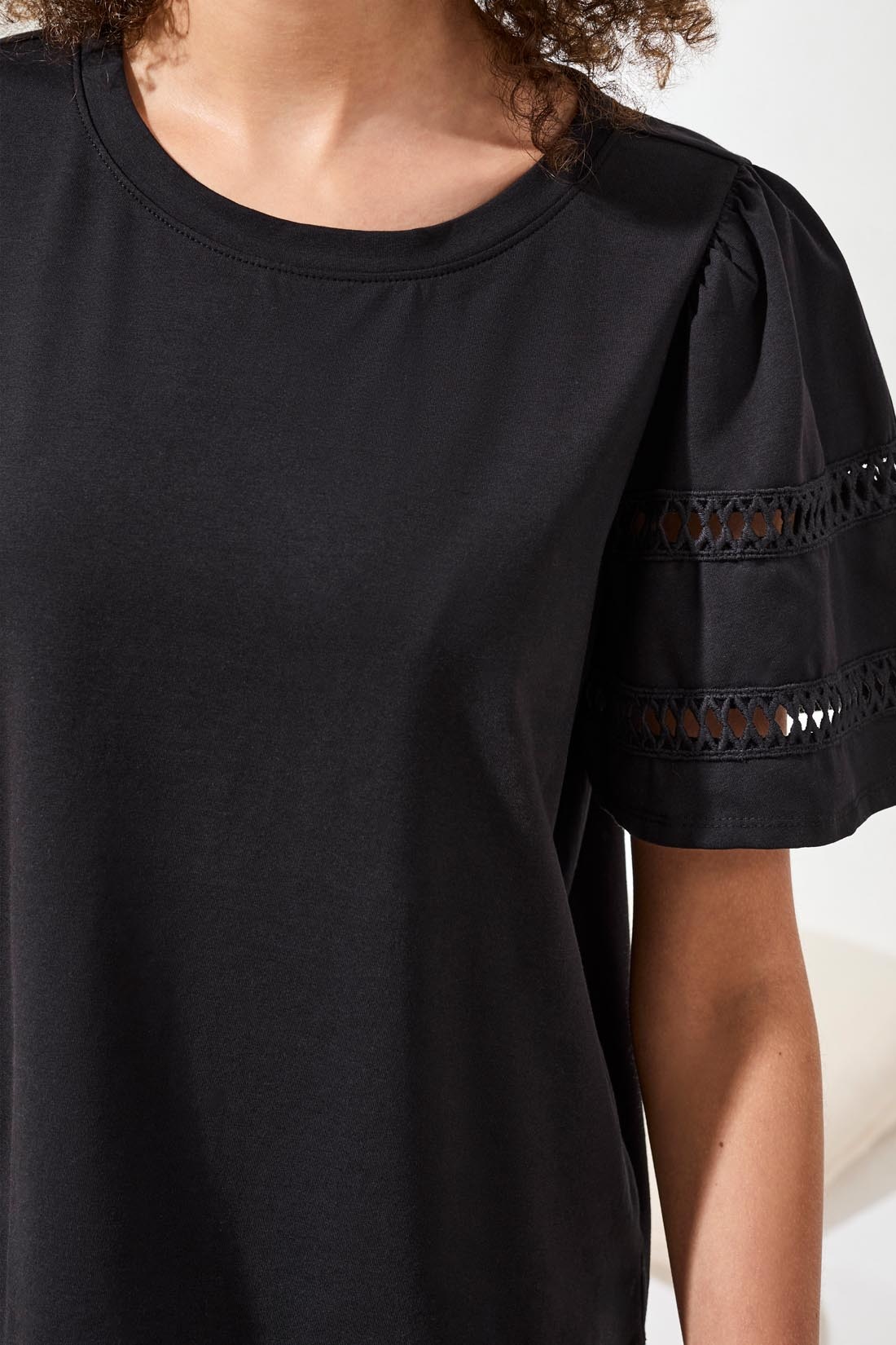 Tribal FLUTTER SLEEVE TOP 2484O-SS26