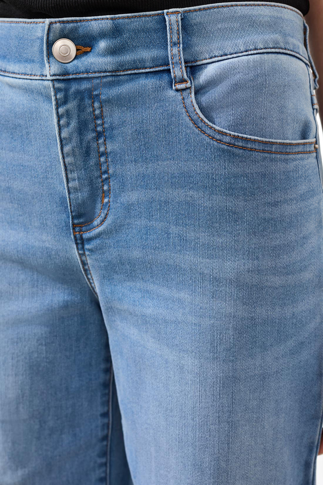 Tribal AUDREY HUGGING WIDE CROP JEANS 6118O-SS26