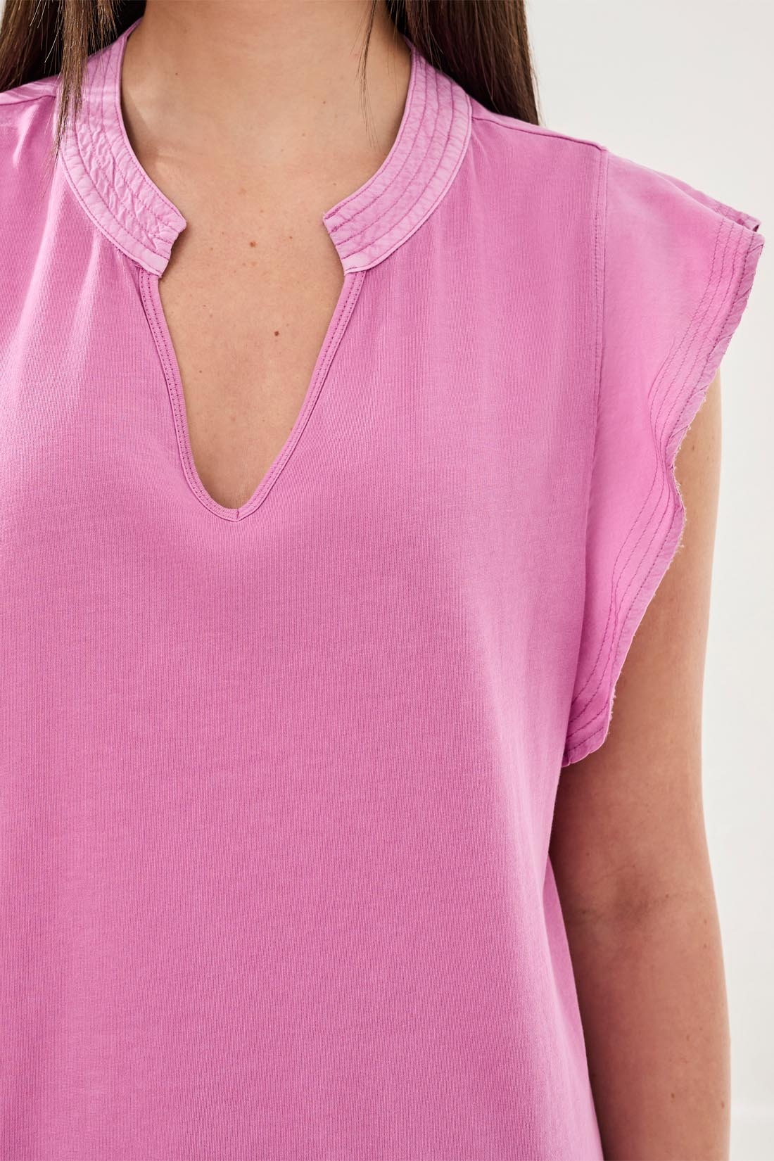 Tribal MIXED MEDIA RUFFLE SLV V-NECK TOP   6131O-SS26