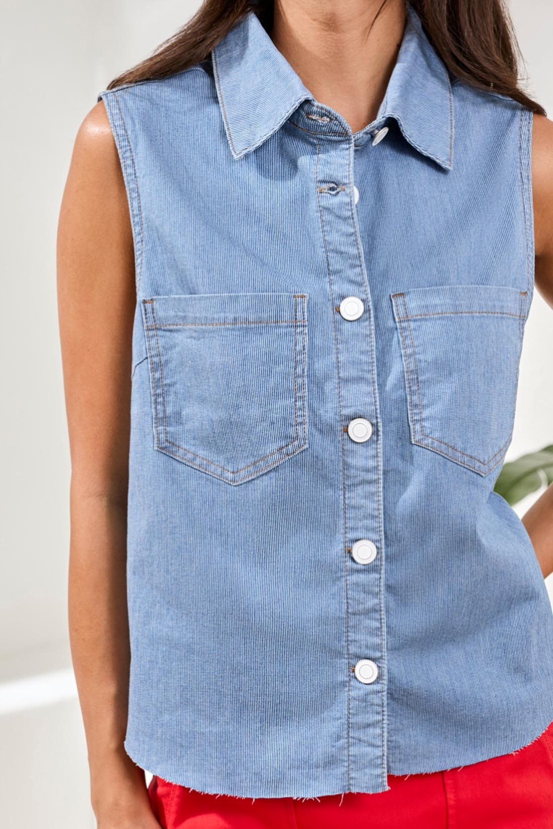 Tribal CROP SLEEVELESS BTN DOWN SHIRT 6141O-SS26