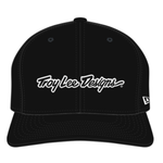 CURVED SNAPBACK HAT; SIGNATURE BLACK / WHITE