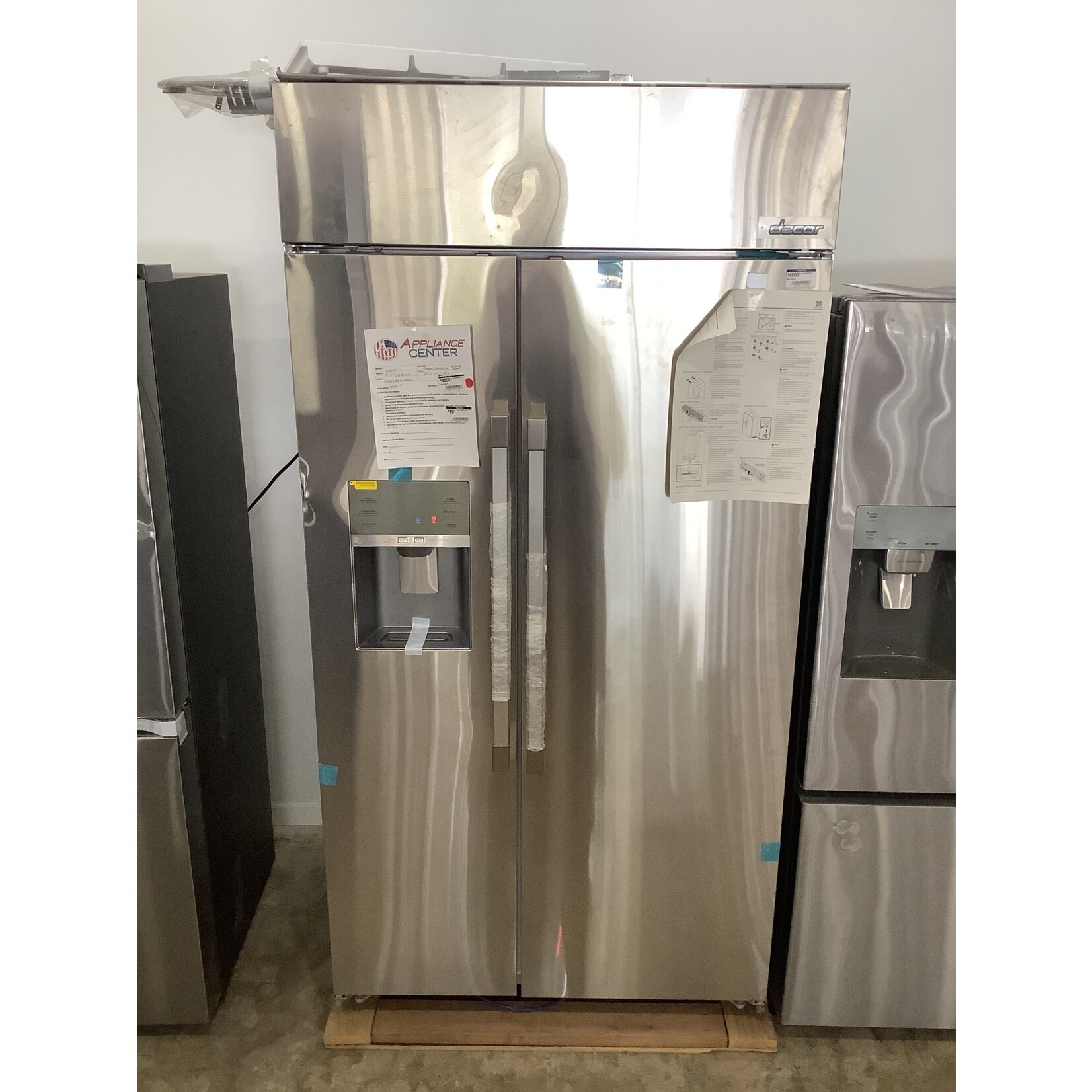 DACOR Dacor DYF42SB1WR Commercial Professional Side By Side Refrigerator