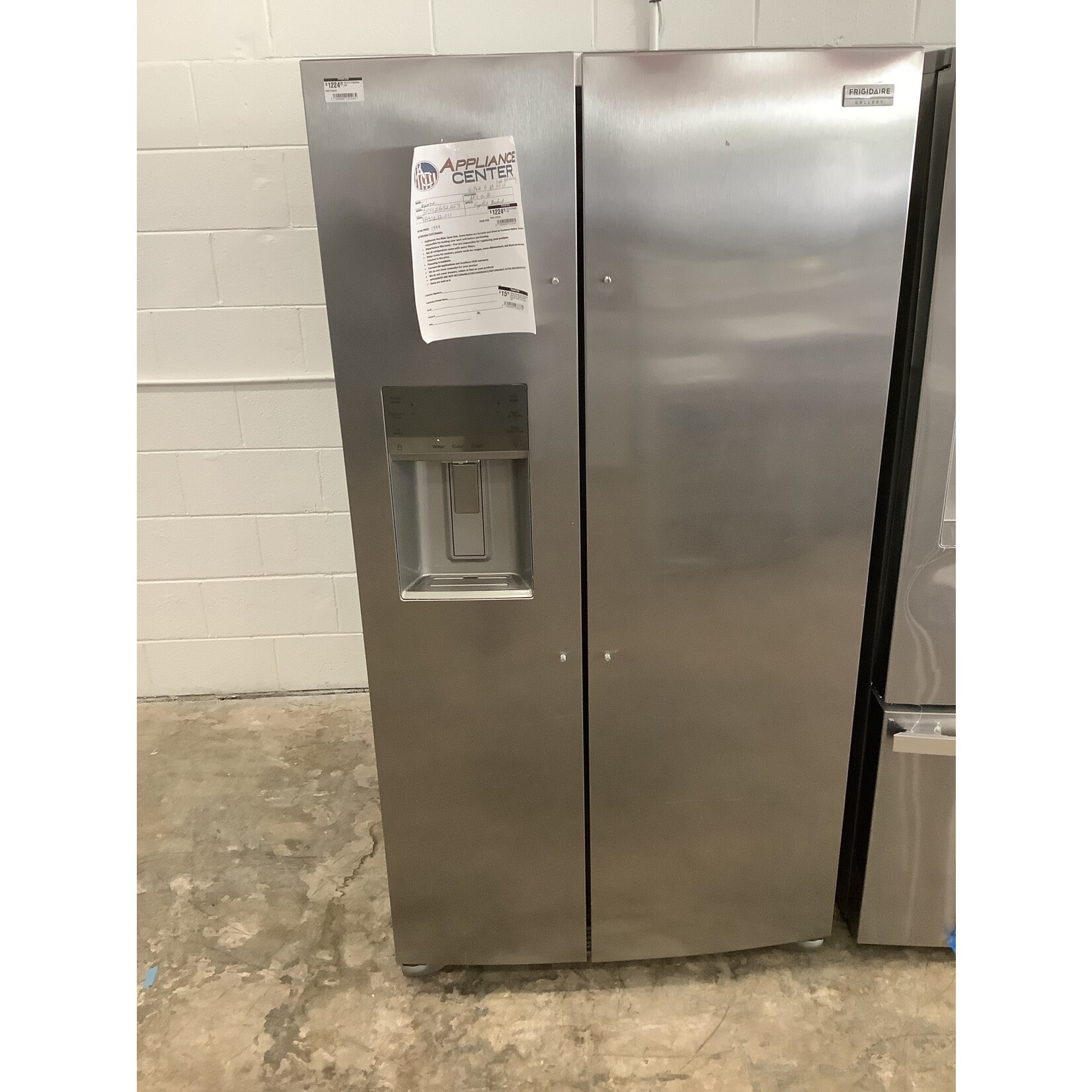 FRIGIDAIRE 25.6 cu Frigidaire sxs