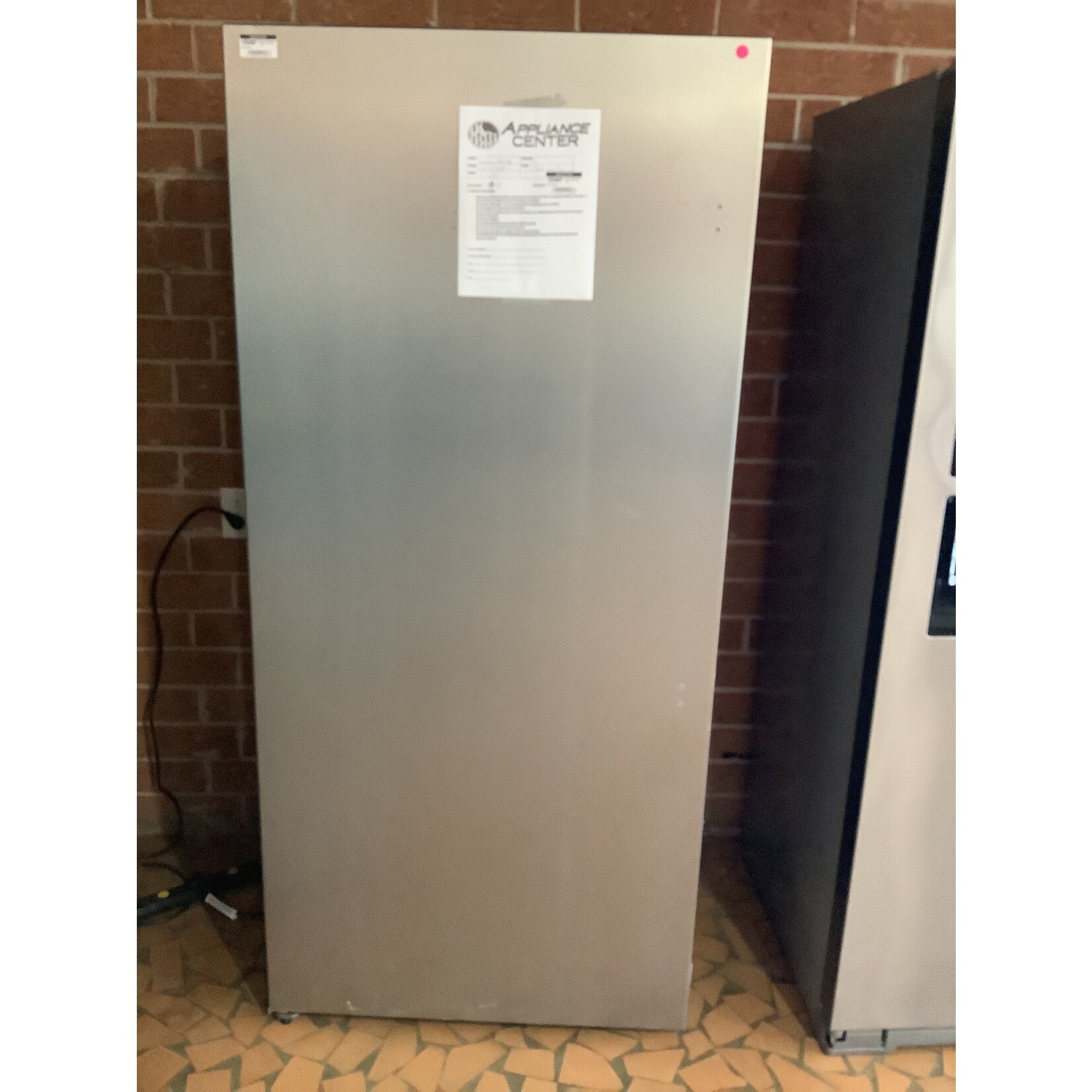 33 Inch Refrigerator Column with 18.6 cu. ft.