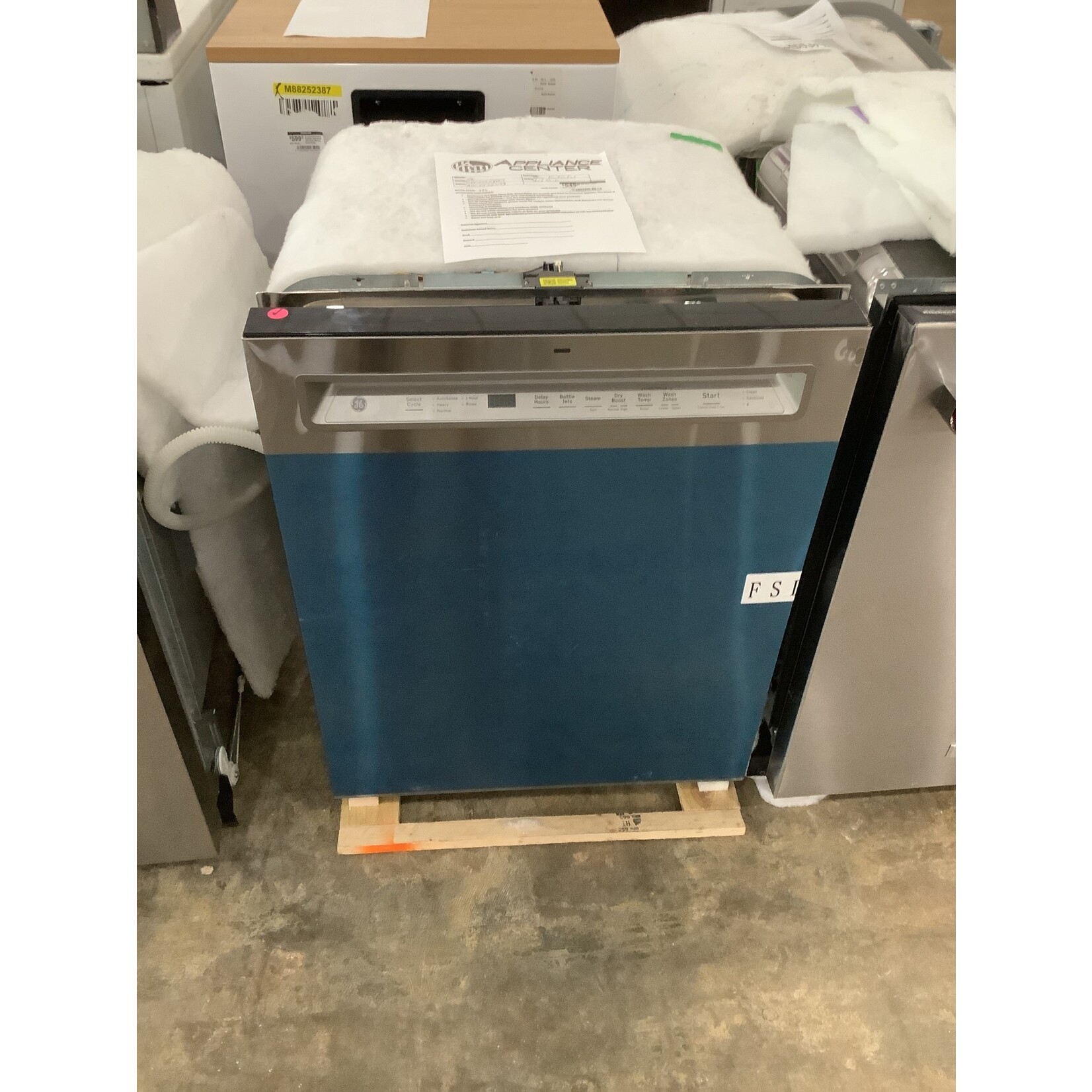 GE GE Dishwasher