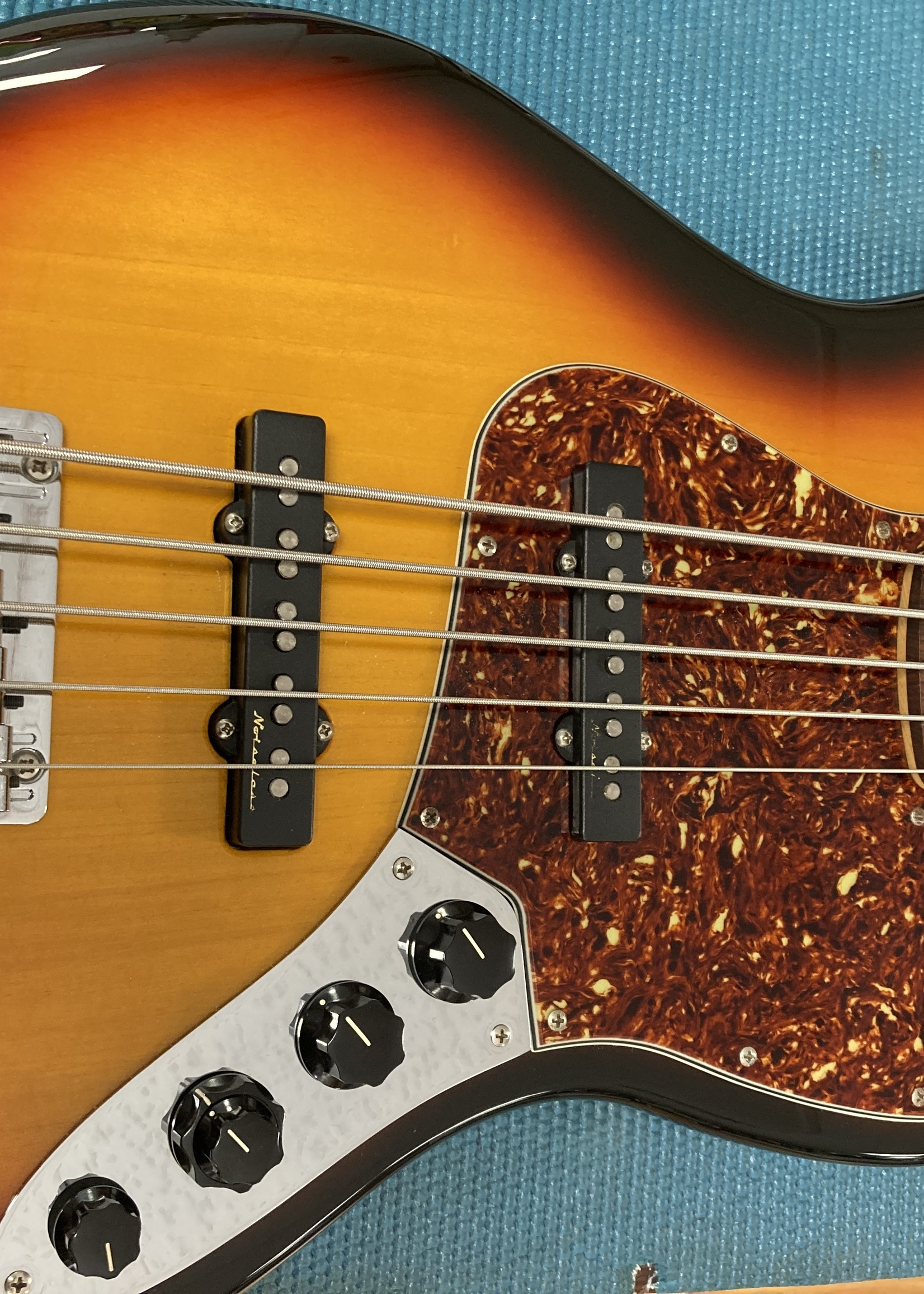 Fender MIM Deluxe Jazz V bass (used)