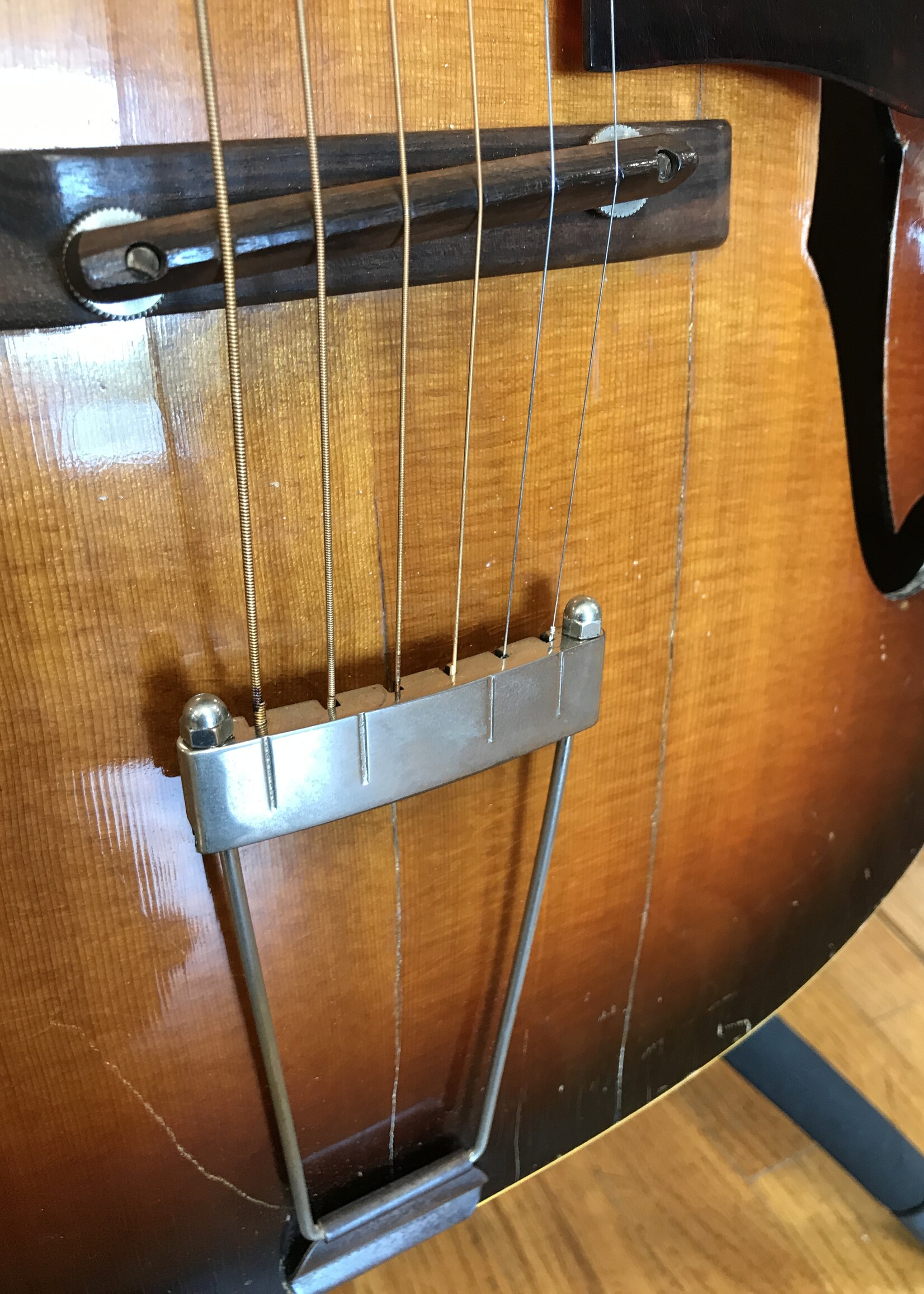Gibson 1932 L75 w/case