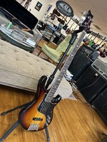 PRS Kestrel Bass w/case