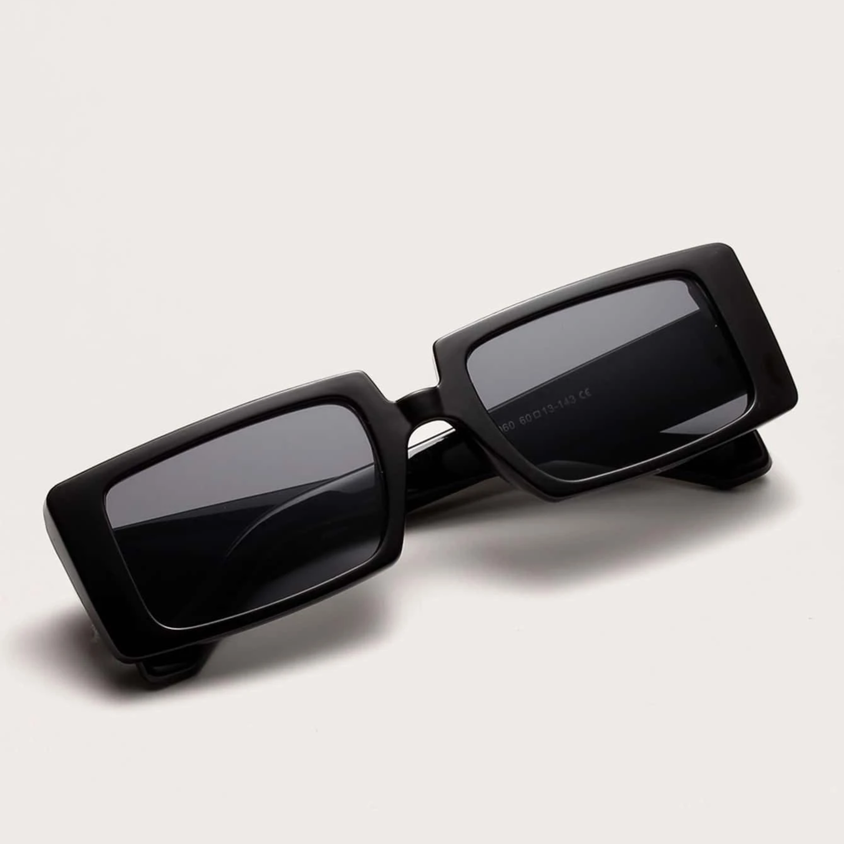 824 - Rectangle Frame Fashion Glasses - black
