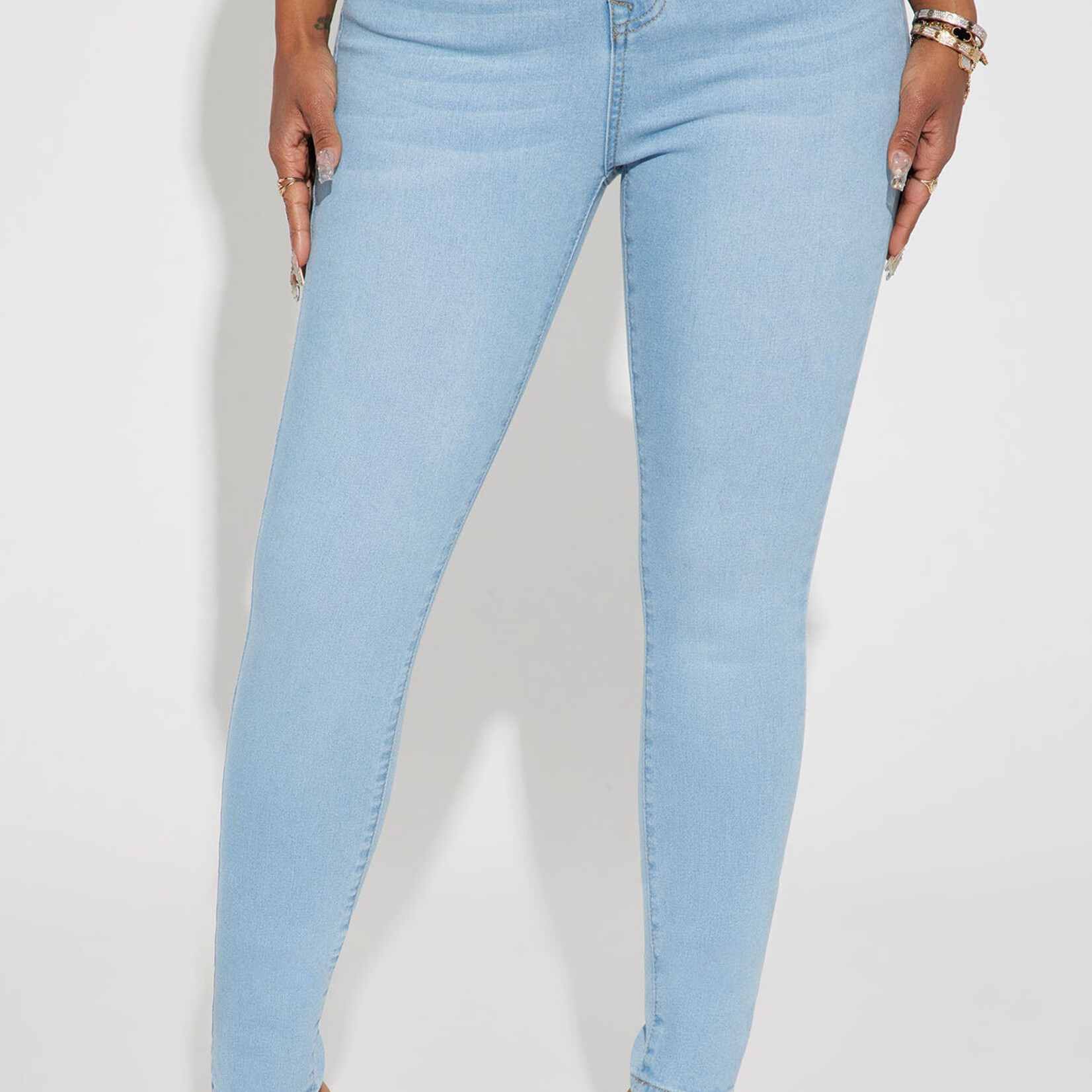 0612 | FFN |"Alaia High Rise Stretch Skinny Jeans - Light Wash Size: 16 Plus"