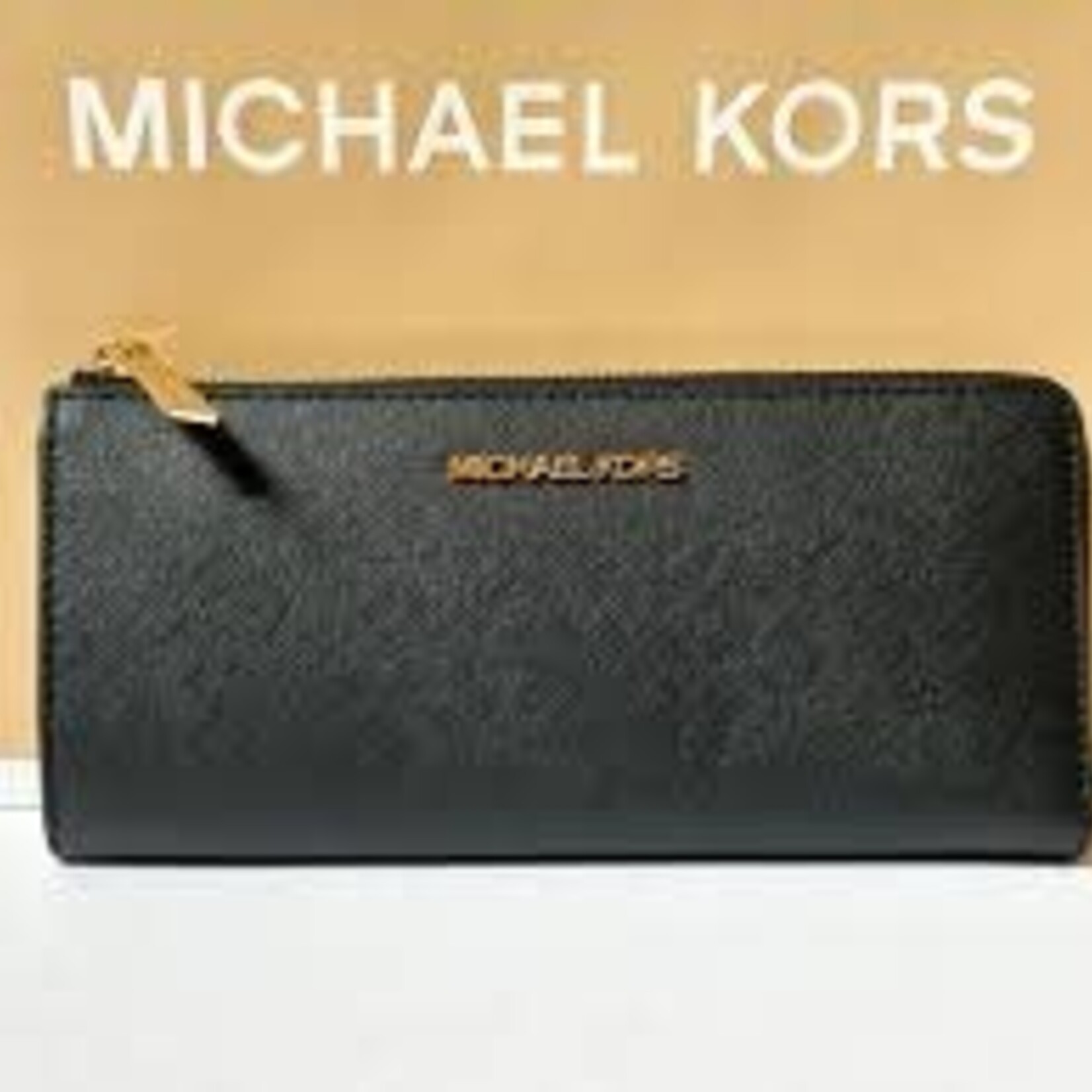 1217 | Michael Kors | Jet Set Travel Large Saffiano Leather Quarter-Zip Wallet - Color: BLACK
