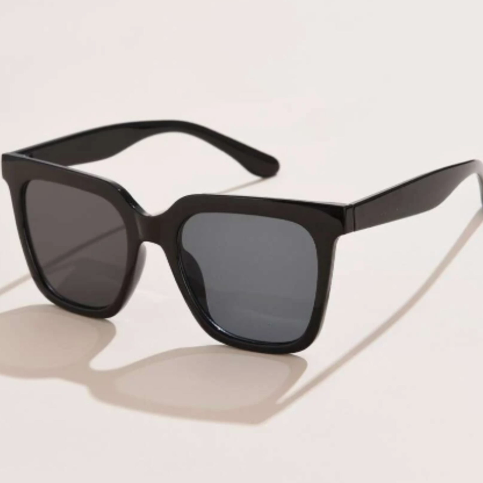 0218 | EIN | WHATISEE | Women's Fashionable Large Square Frame Casual Outdoor Sunglasses - Dark Grey