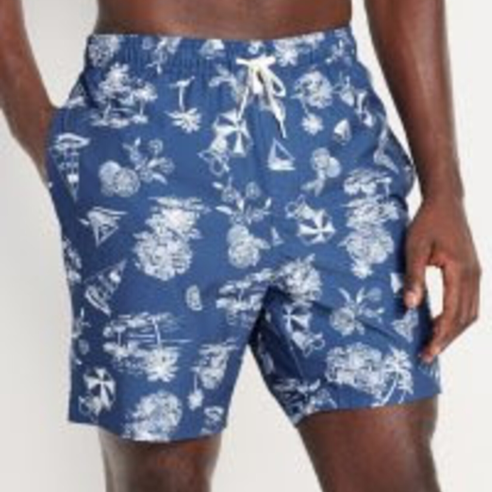 0601 | OLD NAVY | Printed Swim Trunks -- 7-inch inseam: Blue Scenic Size: L"