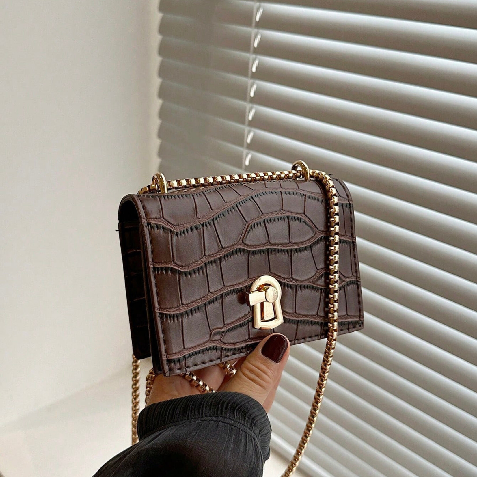 0827 | EIN | " Mini Crocodile Embossed Turn-lock Square Bag  Black / one-size"