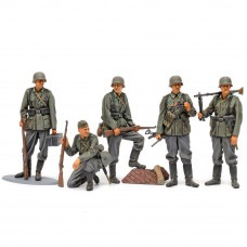 Plastic Kits Tamiya German Infantry Mid-WW11  1/24 Scale