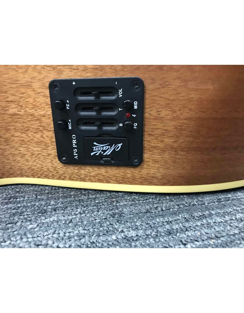 Maton USED Maton Performer Bunya top/QLD Maple B/S in hard case