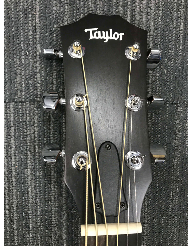 Taylor USED Taylor 214CE Spruce Top/Walnut B/S in Gig Bag