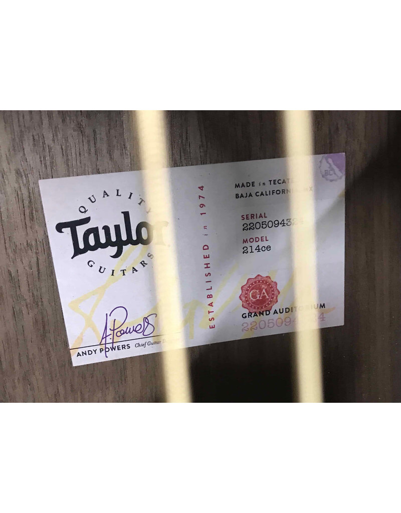 Taylor USED Taylor 214CE Spruce Top/Walnut B/S in Gig Bag