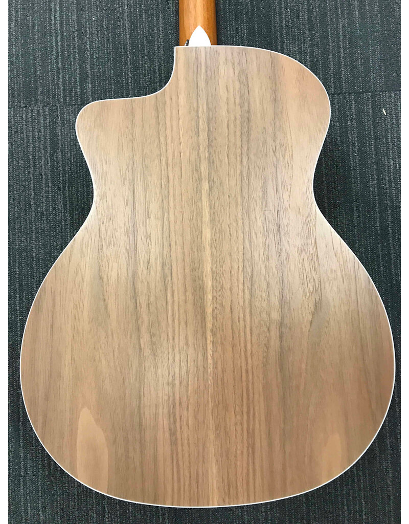Taylor USED Taylor 214CE Spruce Top/Walnut B/S in Gig Bag