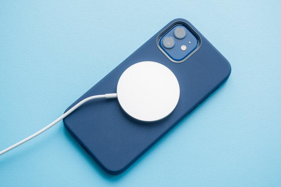 Apple MagSafe Fast Wireless Charger USB-C integrated cable (1m)