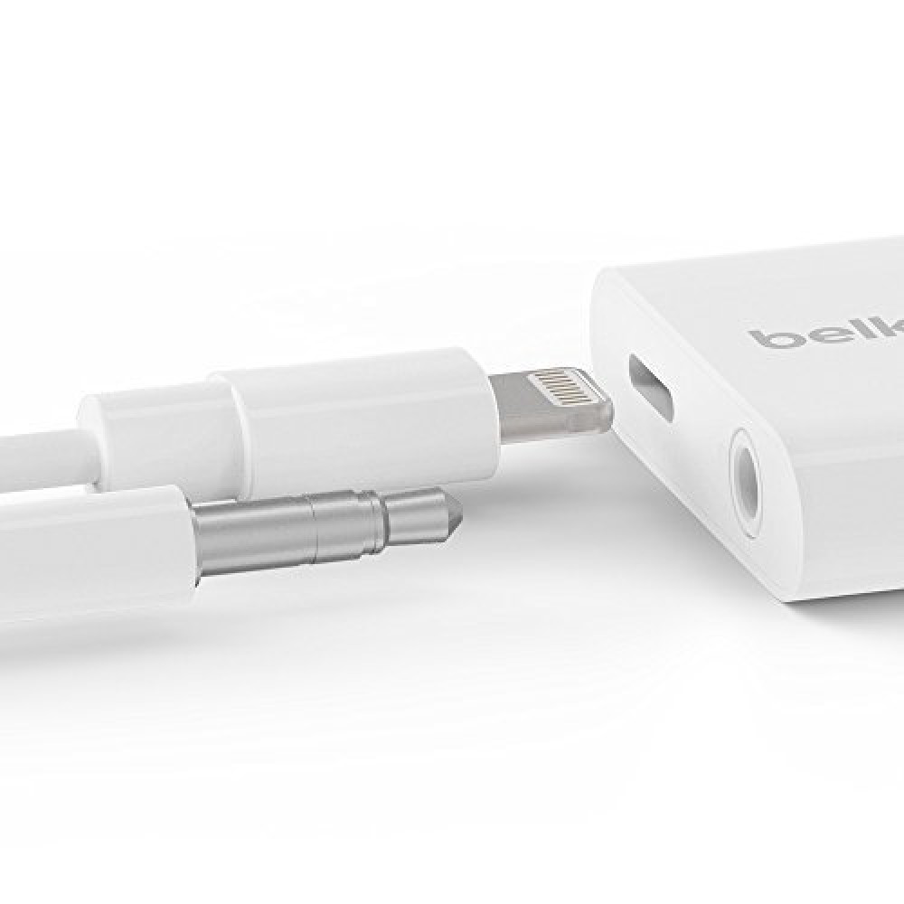 Belkin Rockstar 3.5mm Audio + Lightning Connector Charge Adapter