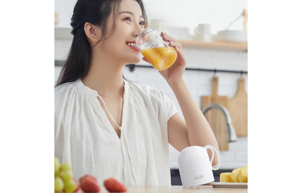 Deerma Portable Mini Juice Blender Capsule Shape Powerful Electric Cup