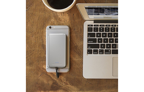 SCOSCHE MAGIC MOUNT POWERBANK PORTABLE POWER FOR APPLE LIGHTNING USB DEVICES (2.1A / 4000MAH)