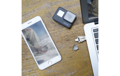 Gigastone 4K iReader Memory Card for Apple Lightning Devices - White