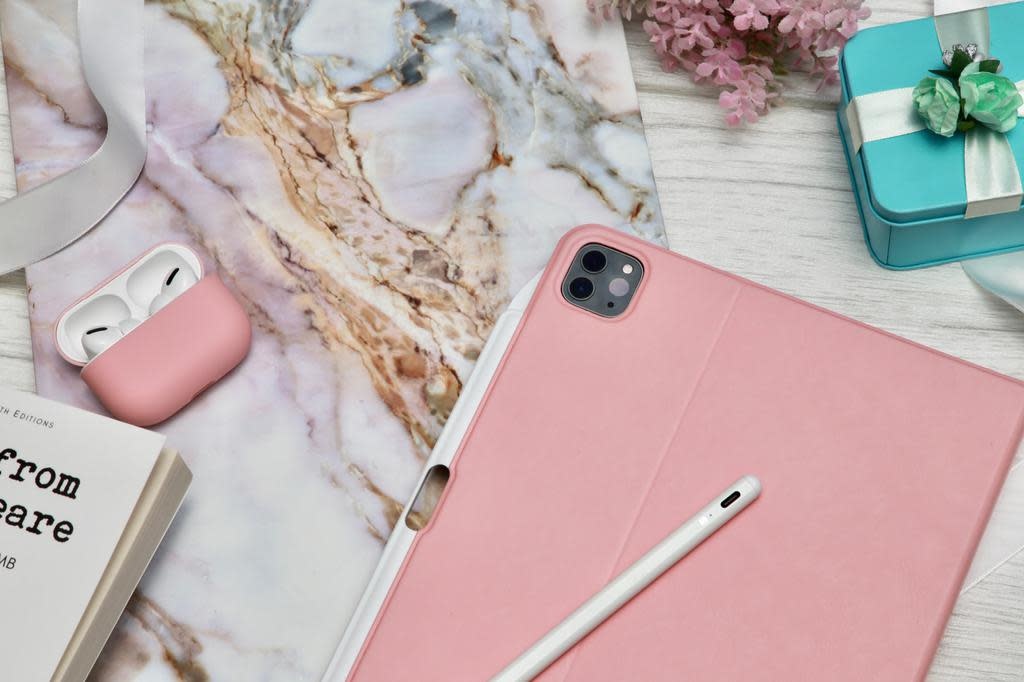 SwitchEasy CoverBuddy Folio Lite Case for iPad Pro 11" 2nd-Gen - Pink