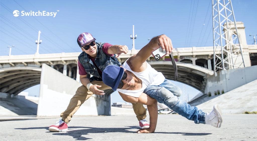 SwitchEasy Odyssey Case for iPhone 12 / 12 Pro - Black