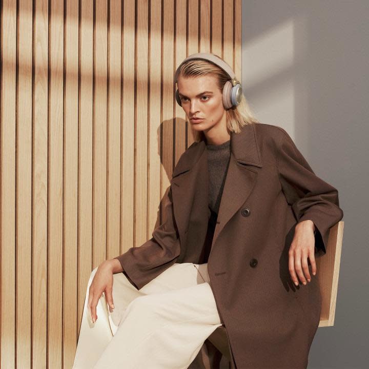 Bang & Olufsen BeoPlay H9 3rd Gen Active Noise Cancelling Wireless Headphones - Argilla Bright