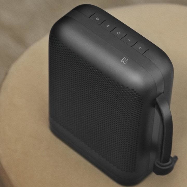 Bang & Olufsen Beoplay P6 Portable Bluetooth Speaker - Black)
