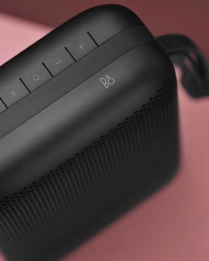 Bang & Olufsen Beoplay P6 Portable Bluetooth Speaker - Black)