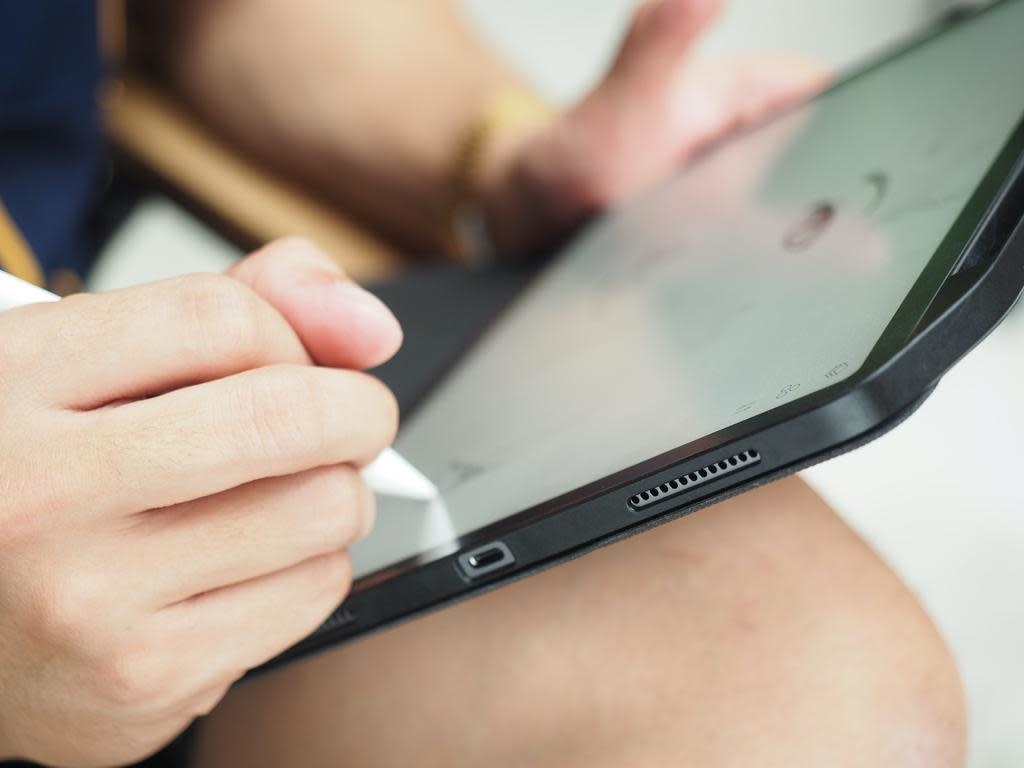 SwitchEasy CoverBuddy Folio Lite Case for iPad Pro 11" 2nd-Gen - Army green