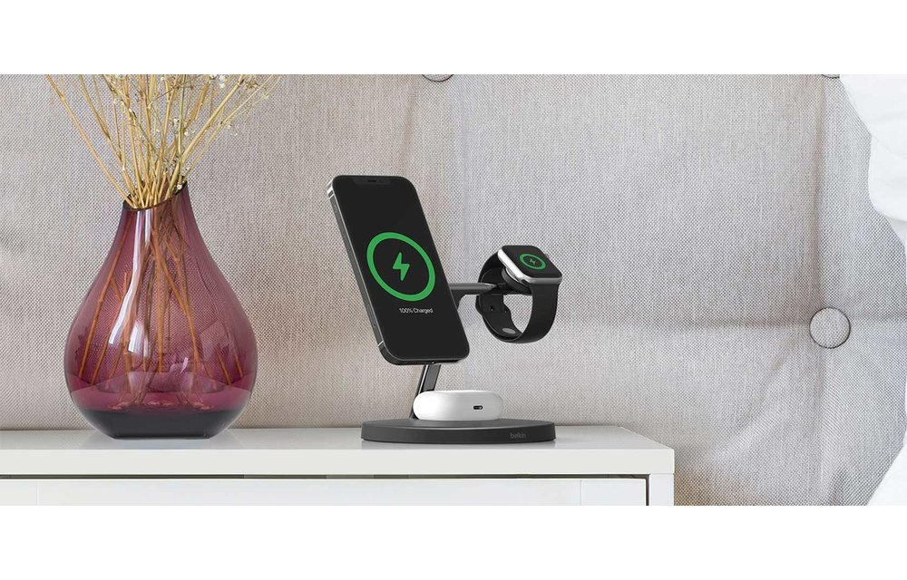 Belkin Boost Charge Pro 3-In-1 MagSafe Wireless Charging Stand UK Plug - Black